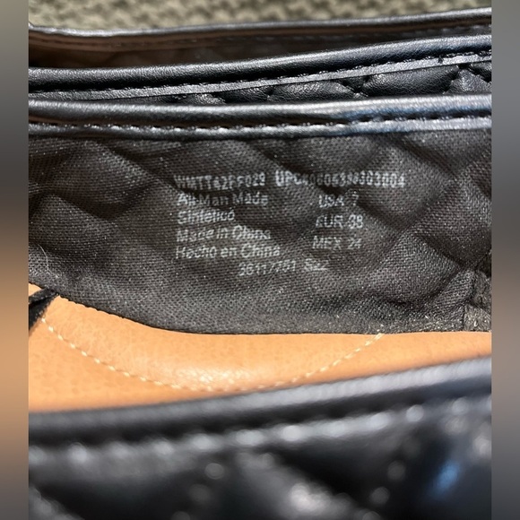 Time & Tru Slip-On Flats, Quilted Texture w/Toe & Heel Patent Detail; Size 7 - Picture 5 of 6